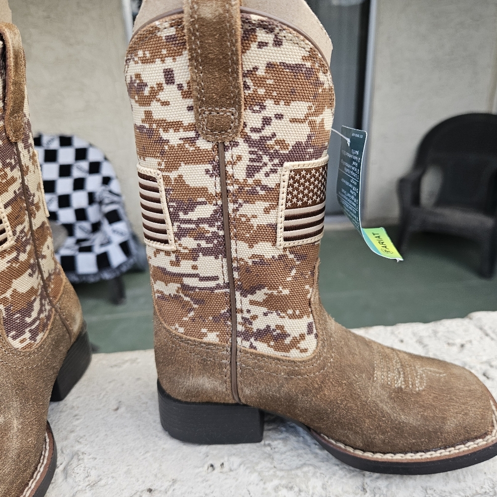 Ariat Kids Camo and Brown Boots - Picture 7 of 14